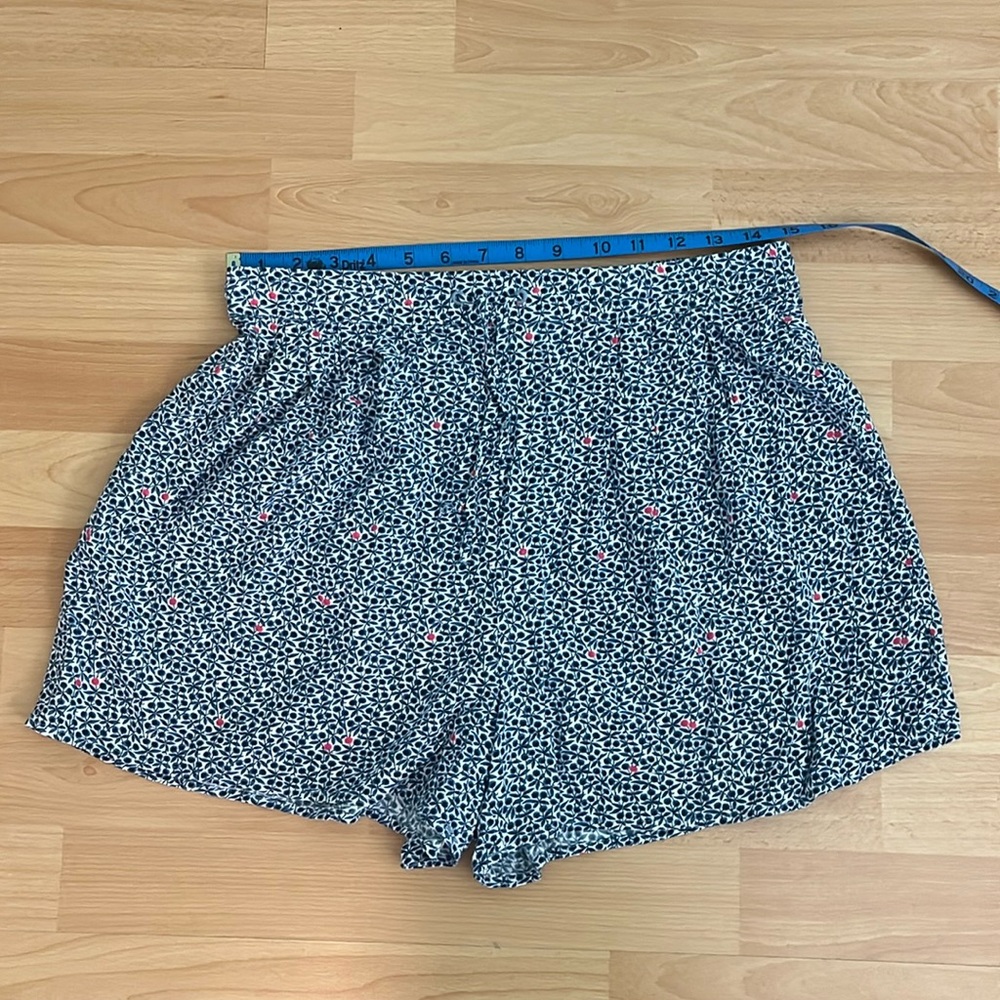 J. Crew mercantile flowy shorts in a cute blue & pink flower pattern. EUC small